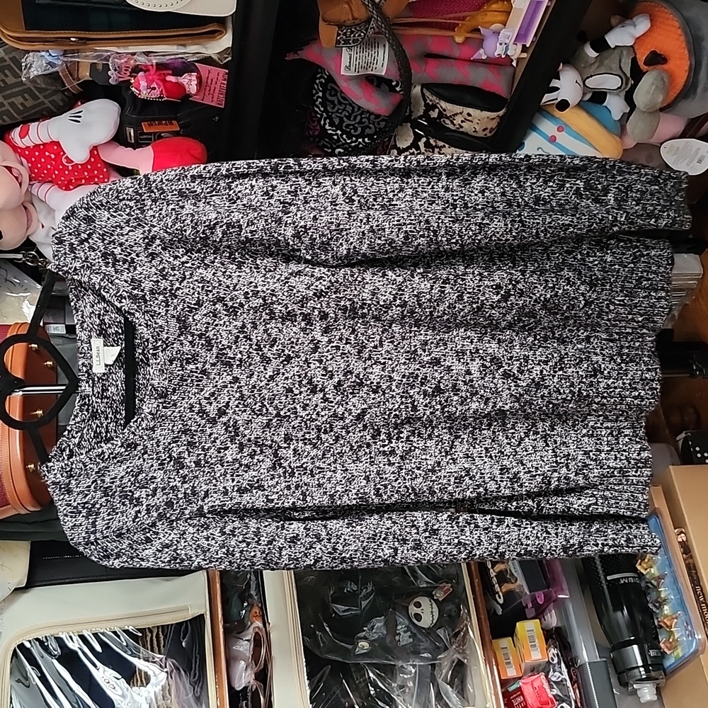 L.L. Bean Gray Women's Sweater - Picture 3 of 6